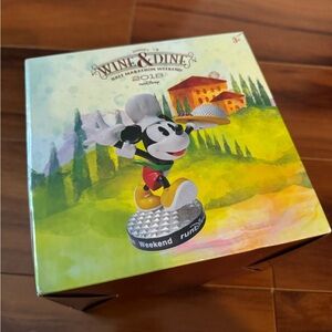 Disney Collectible Wine & Dine Half Marathon 2018 RunDisney figurine